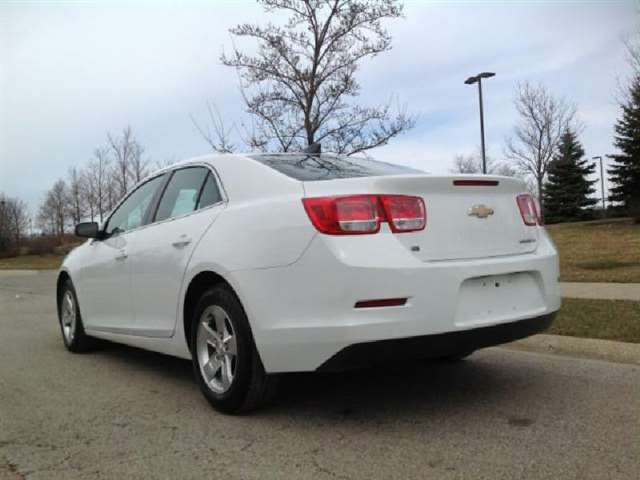 2015 Chevrolet Malibu LS 4DR Sedan